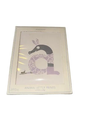 Decoração de quarto de bebê Pottery Barn infantil letras animais rosa roxo cinza amarelo - Imagem 1 de 4