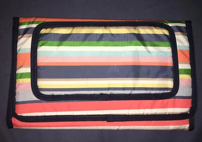 Cambiador de bebé a rayas LESPORTSAC Foto 1 de 3