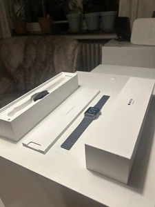 Apple Watch Series 3 42 MM Gebraucht Smartwatch für iPhone - Bild 1 von 14