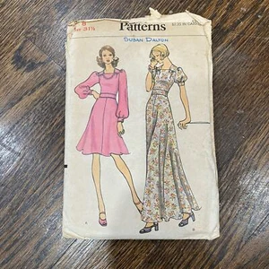 Abito vintage Vogue anni 70 modello 2 varianti taglia 8 taglio istruzioni incluse - Foto 1 di 4