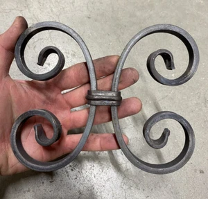 DOPPIA C FERRO BATTUTO 154x175 MM SEZIONE FERRO 12x6 MM PER ORNAMENTI - Foto 1 di 2