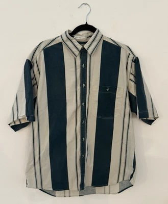 Camisa de manga corta con botones talla grande Trader Bay para hombre Foto 1 de 4