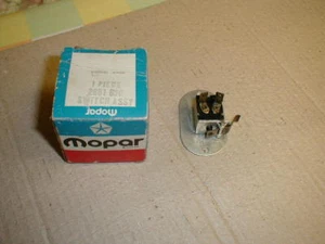 NOS MOPAR 1966-8 STATION WAGON TAILGATE PWR WNDO SWITCH - Picture 1 of 1