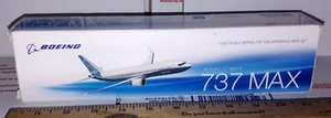 BOEING 737 MAX 8 Model Kit - Picture 1 of 7