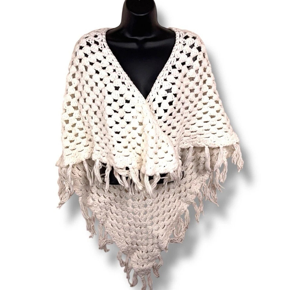 Mantón de ganchillo blanco hecho a mano vintage para mujer estilo años 70 flecos tejido cabaña Foto 1 de 4