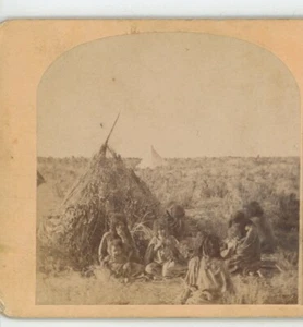 Grupo de indios nativos americanos que habitan en las Montañas Rocosas vista estéreo - Imagen 1 de 4