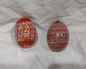 (2) Huevos de Pascua de madera pintados a mano de colección - marrón/rosa/blanco/multicolor--2" - Imagen 1 de 5