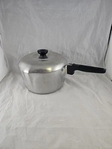 Wagner Ware Sydney-O Magnalite 4 Qt Sauce Pot 4684-P With Lid & Double Spouts - Picture 1 of 5