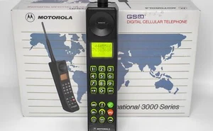 *RARE* Boxed Motorola 3300 With SMS Function GSM Mobile Cell Phone 1993 Germany - Picture 1 of 23