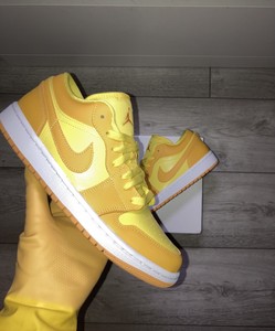 air jordan yellow strike