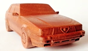 Alfa Romeo 75 Turbo - 1:15 Modello in Scala di Auto in Legno da Collezione - Foto 1 di 9
