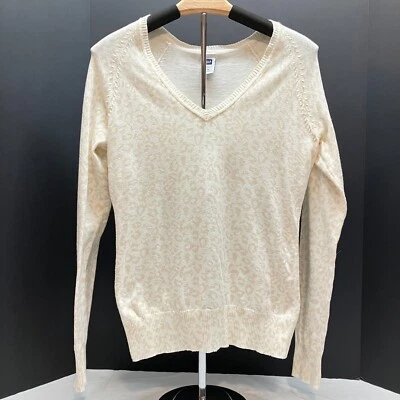 GAP Womens Vintage Leopard Print White Tan Long Sleeve V Neck Sweater Size M - Image 1 of 4