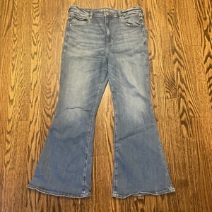 American Eagle Women Size 18  Super High Rise Flare Stretch Jeans - Picture 1 of 6