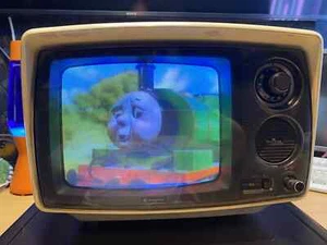 π SANYO CTP 1101 9'' inch COLOUR CRT TV COMMODORE BBC SEGA 3DO NES PS1 C64ππ» - Afbeelding 1 van 13