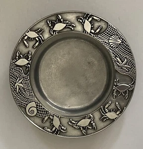 Wilton Armetale 6 3/4โ Cast Metal Wine Bottle Coaster ~ Serving Holder ~CRABS ๐ฆ - Picture 1 of 10