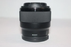 Sony SEL50F18F 50mm f/1.8 E-Mount Standard Prime SEL50F18F - Imagen 1 de 7