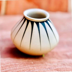 Jarrón de cerámica raro de colección Mata Ortiz forma ovoide Acoma firmado renombrado Taurina Baca - Imagen 1 de 8