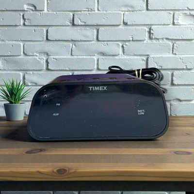 Timex T121 Reloj Despertador Doble Púrpura 7" Pantalla Grande Batería Sistema de Respaldo Foto 1 de 4