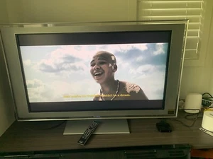 SONY TV KDL 46X2000 in working condition - Picture 1 of 4