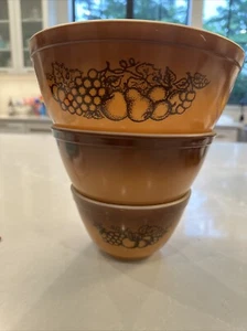 3 Pyrex Nesting Mixing Bowls Old Orchard Fruit 401, 402, 403 Brown PERFECT COND. - Picture 1 of 11