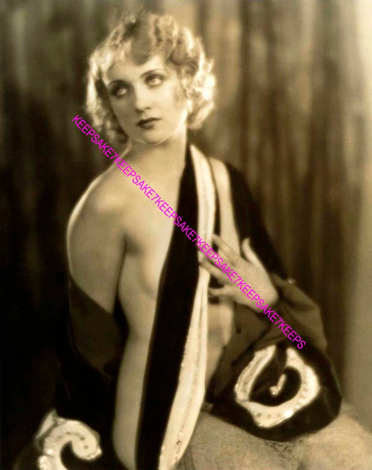 YOUNG CAROLE LOMBARD MODELING SEMI-NUDE 1920s PHOTO A-CL6 - Image 1 of 1