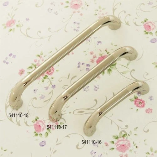 541110 Mobili Armadio Cassetto Armadietto Ante Cucina Maniglia Argento - Immagine 1 di 3