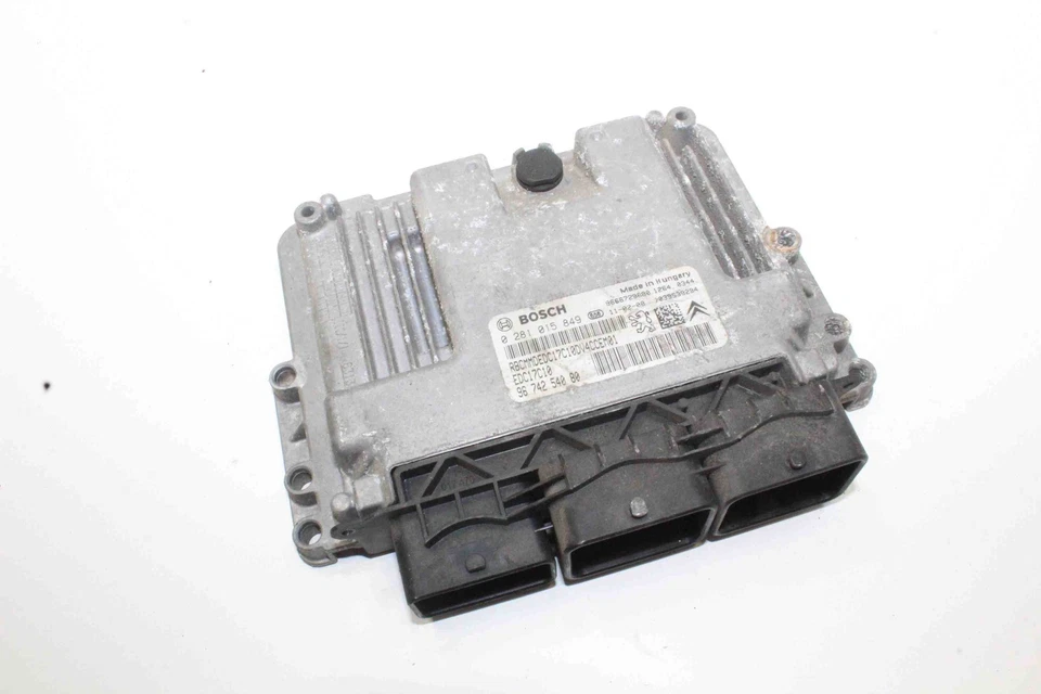 Centralina motore CITROËN C3 Picasso 0281015849 9674254080 ECU 2010 22217376 - Immagine 1 di 4
