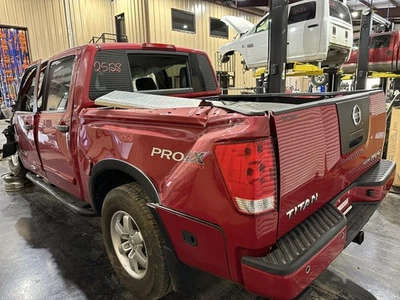 TANQUE DE COMBUSTIBLE NISSAN TITAN 2010-2015 28 GALONES CON COMBUSTIBLE FLEXIBLE Foto 1 de 4