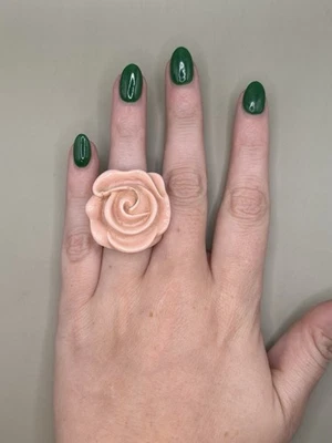 Anillo Grueso Rosa Rosa Distintivo - Anillo Flor Resina, Y2K Lindo Estilo Ajustable Foto 1 de 2