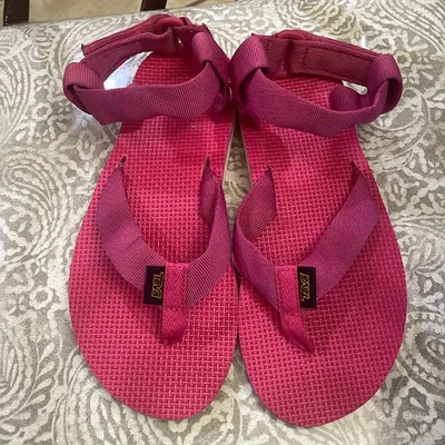 Sandalia Teva Original Damas Niñas Talla 5 Color Rosa y Púrpura Nylon Agua Foto 1 de 4