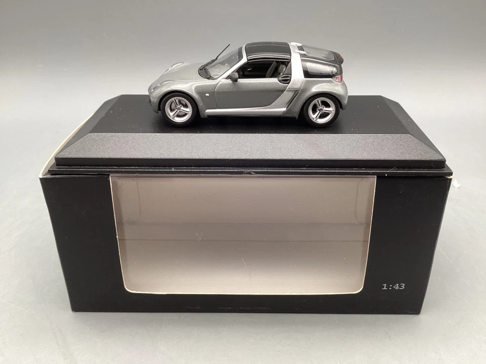 Modellautos 1:43 Minichamps Smart Roadster Coupe glance grey mit OVP - Bild 1 von 4