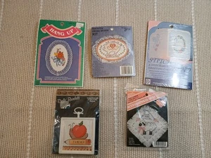 Menge 5 kleine Kreuzstich Sets Lehrer, Blume, Lamm-T - Bild 1 von 6