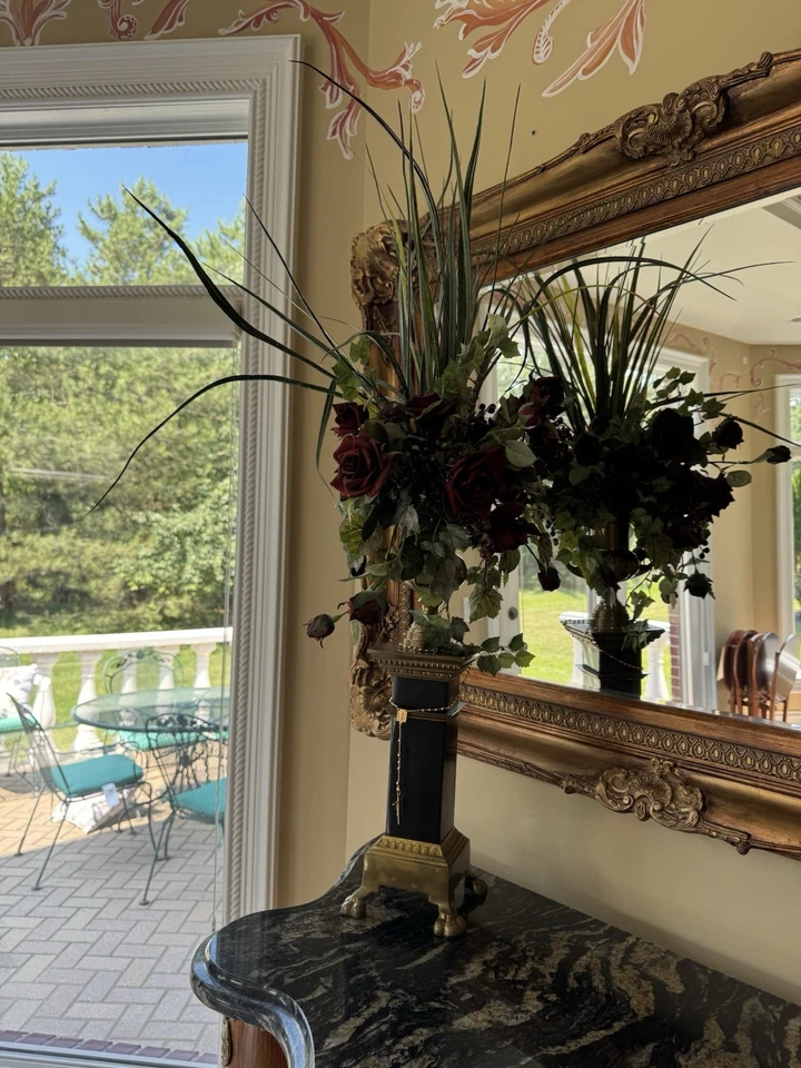 Floral Arrangement with Red Roses in Black & Gold Pedestal Vase – Elegant Decor - Image 1 of 2