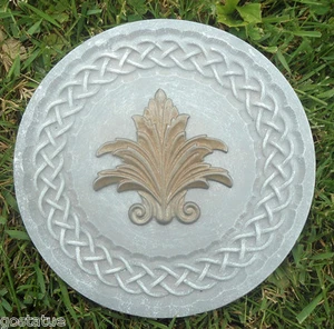 Keltisch geknüpfte Blumenplakette Kunststoffform für Putzbeton 10"" x 3/4"" dick - Bild 1 von 3