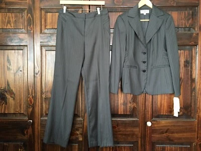Sharagano Gray Stripped 2 Piece Blazer Pant Suit Fully Lined Size 8 Women’s - Image 1 of 4