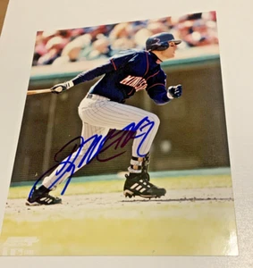 Doug Mientkiewicz Minnesota Twins Autographed Signed 8x10 Photo - Picture 1 of 3
