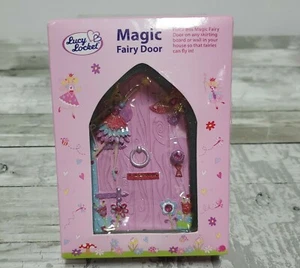 Lucy Medaillon Magic Fairy Door - Platz entlang Wand Sockelleiste - handbemalt glitzernd - Bild 1 von 12
