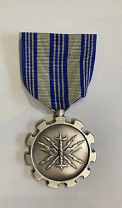 AIR FORCE ACHIEVEMENT MEDAILLE - Imagen 1 de 2