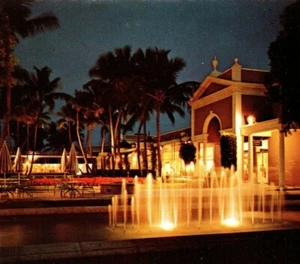 Palm Beach Royal Poinciana Plaza Wasserfontänen bei Nacht FL Vintage Postkarte - Bild 1 von 4