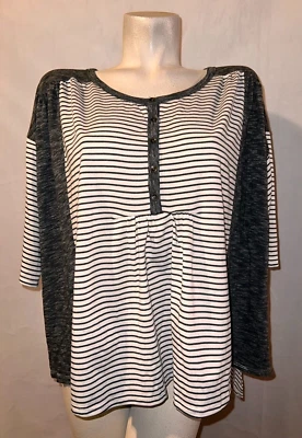 UMGEE Top Size L Gray White Striped Wide Sleeve HI-LO Hem Pullover Tunic Shirt - Image 1 of 4