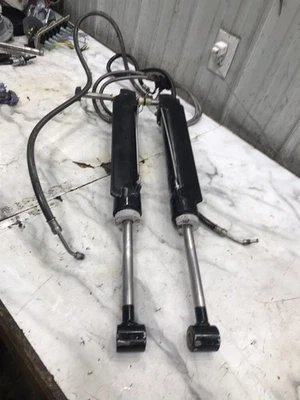 MerCruiser Mercury Marine out drive outdrive trim tilt lift hydraulic cylinders - Image 1 of 4