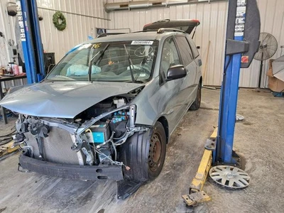 2008 Toyota Sienna Driver Left Fender 4DR VAN BLU Genuine OEM Used - Image 1 of 4