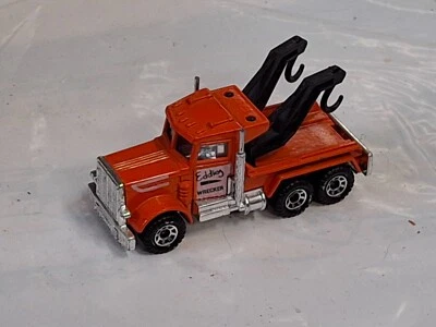 K-66 Matchbox Superfast Peterbilt Abschleppwagen rot - Bild 1 von 4