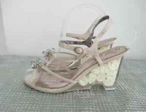 Poetic License London Sz 8.5 M Lucite w/Roses Wedge Peep Toe Bride Shoes Sandal - Picture 1 of 16