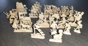 Alte Margarinefiguren 24 Stück Margarine Figuren Märchen Gebrüder Grimm Petersen - Bild 1 von 8