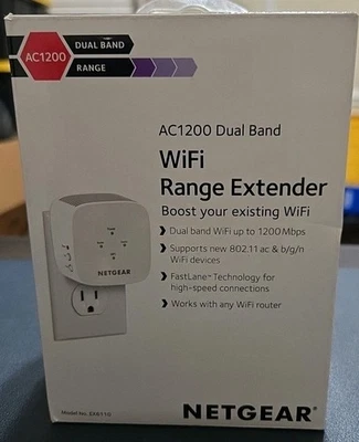 NETGEAR AC1200 WiFi Range Extender - White - Image 1 of 2