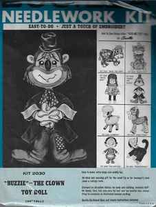 Bucilla Vintage Needlework Kit-Buzzie il Clown Bambola Giocattolo - Kit # 2030 - Foto 1 di 2