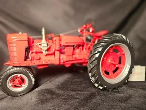 Franklin Mint FarmAll tractor Model H 1:12 Scale Inv. #4723 - Picture 1 of 8