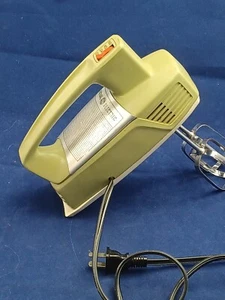 Mezclador verde aguacate de 3 velocidades vintage GE General Electric D2M17 funciona EE. UU. PROBADO - Imagen 1 de 11