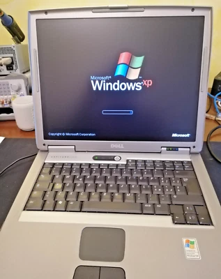 Dell Latitude D505 + docking station ed alimentatore - Immagine 1 di 4